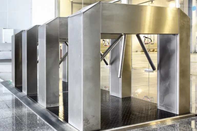 Cubix-Inc-Stainless-Steel-Cleaning-restoration-entrance