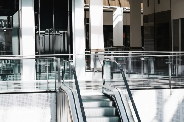 Cubix-Inc-Stainless-Steel-Cleaning-restoration-lobby-escalator